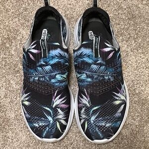 Skechers stretch memory foam tropical print shoes 8